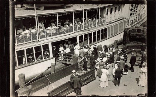 Grand republic paddle steamer - grand,