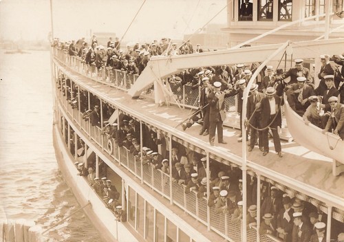 Nyc paddle steamer boat - paddle,